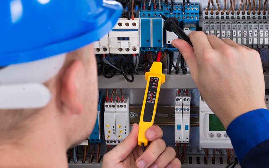 cherche électricien Le Bourget